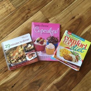 ✔️ Cookbook Bundle… Taste of Home Cupcakes, TOH Diet Comfort Food, Pampered Chef